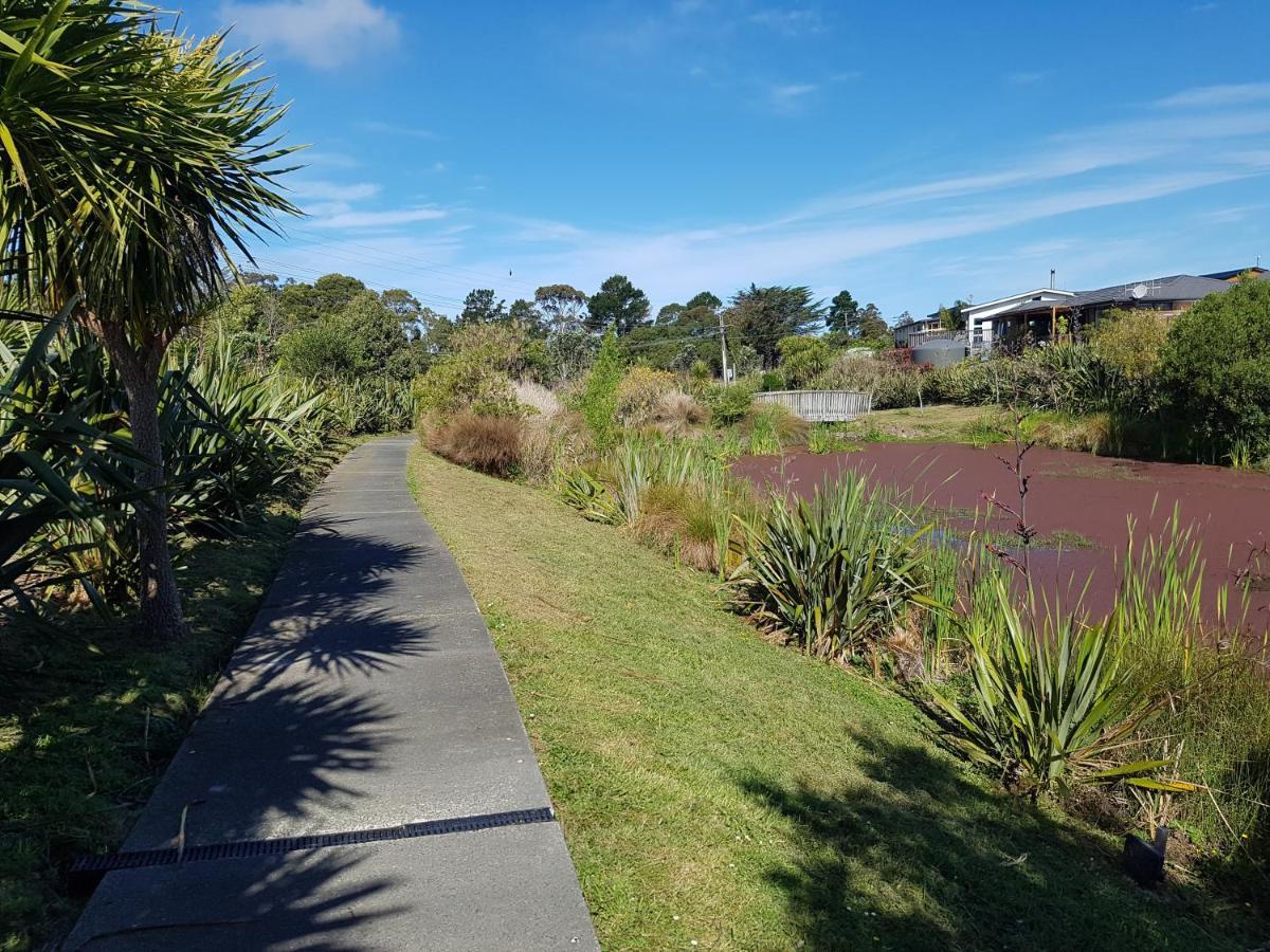 Mangawhai Village Bagian luar foto